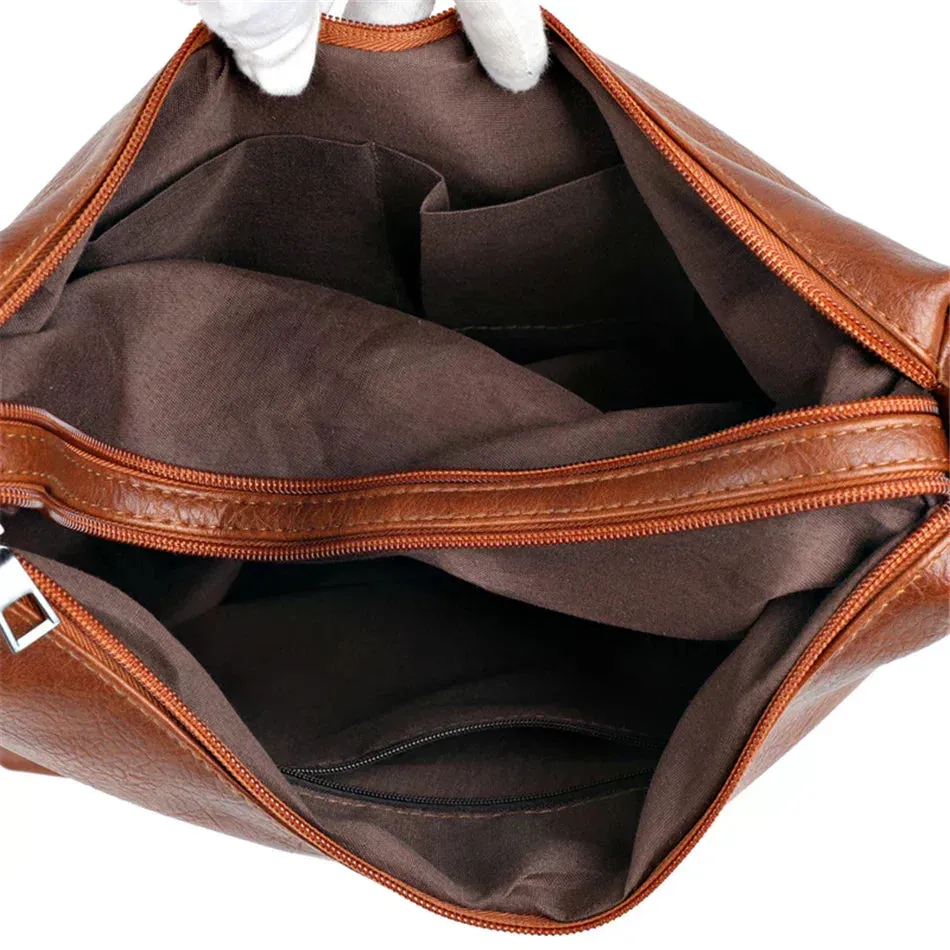 Novella | Double Charm Multi Pocket Shoulder Bag